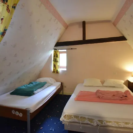 Dom wakacyjny Beautiful Holiday In Salignac-eyvigues Amid Nature